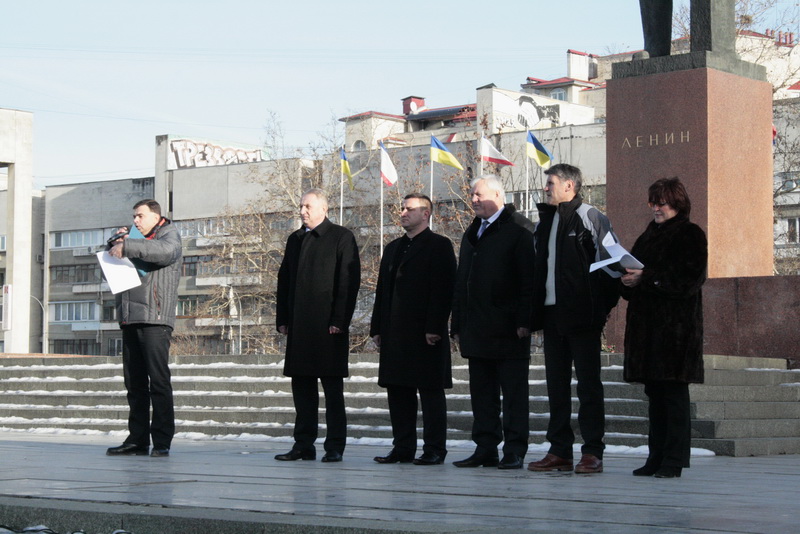 В Симферополе подняли флаг по случаю открытия зимних Олимпийских игр