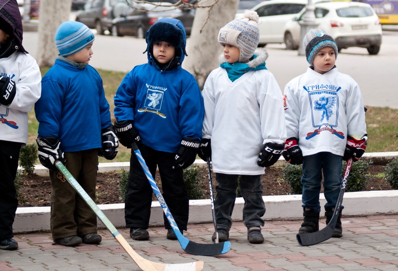 В Севастополе подняли Олимпийский флаг