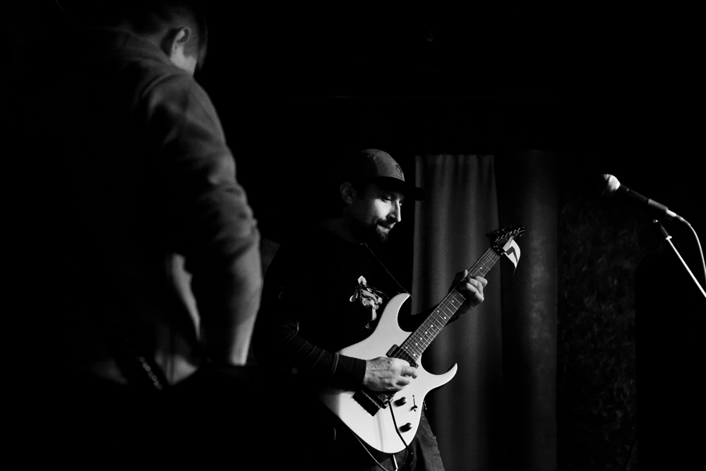 В Севастополе провели битву гитаристов