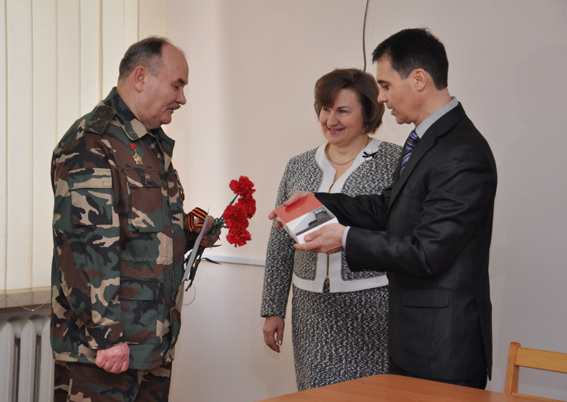 В Крыму к памятной дате афганцам выдали материальную помощь