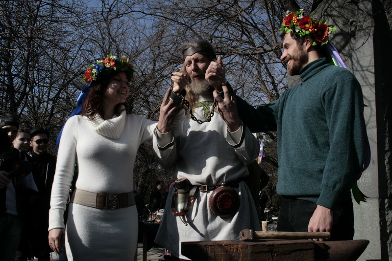 В Симферополе кузнецы устроили День стального Валентина