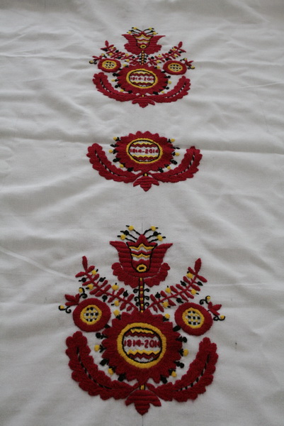 В Симферополе презентовали первые результаты вышивки рушника к юбилею Шевченко