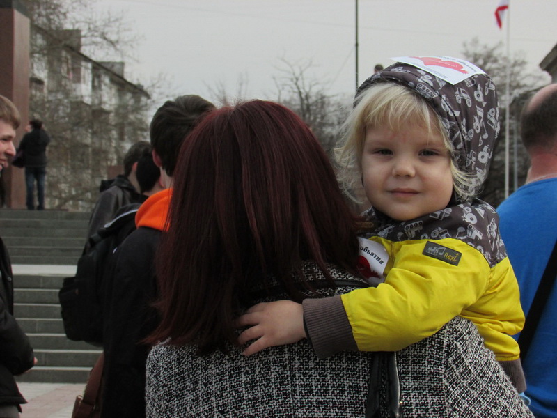 В Симферополе прошла акция «Счастливые объятия»