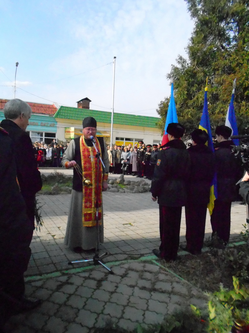 В Алуште прошел митинг «Живая память сердец»