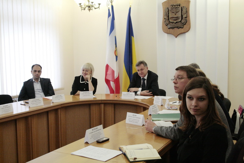 В Симферополе презентовали пять вариантов логотипа города