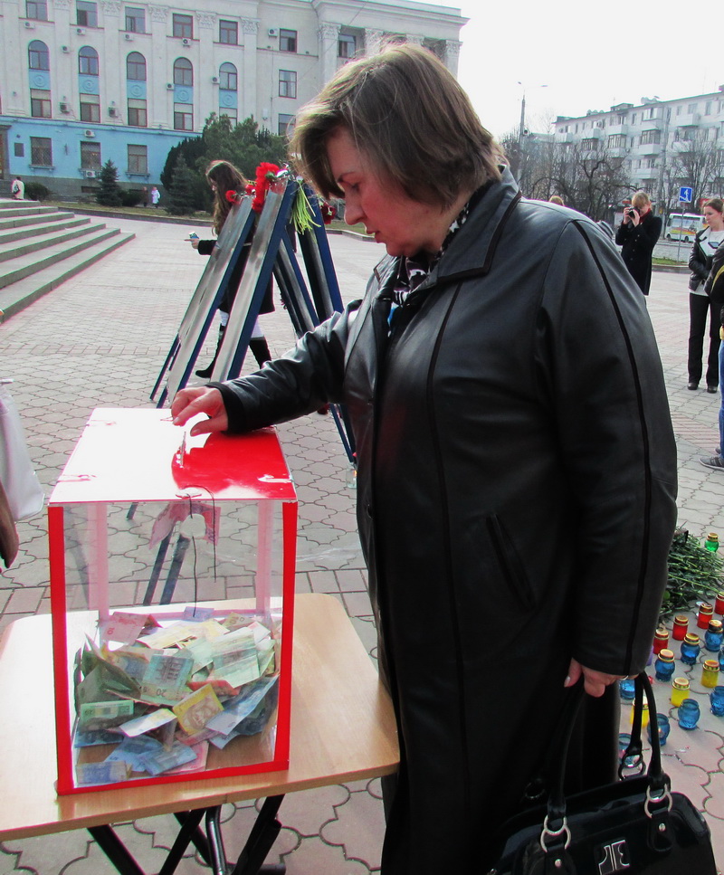 В Крыму начали сбор средств семьям погибших милиционеров