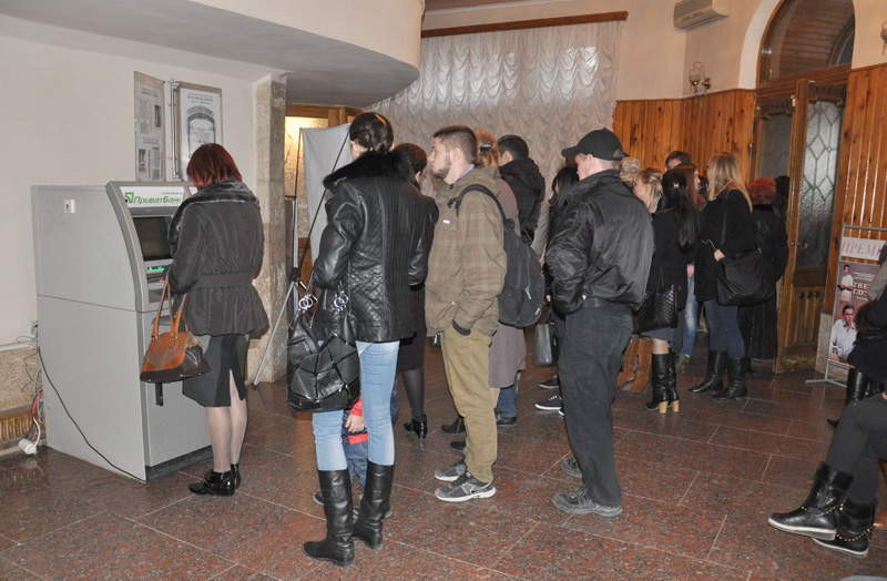 В банкоматах крымского «ПриватБанка» из-за паники кончилась наличность