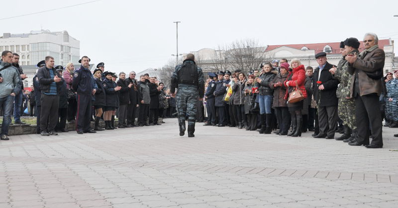 В Симферополе простились с погибшими в Киеве правоохранителями