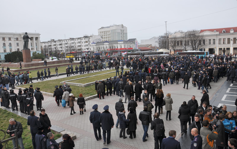 В Симферополе простились с погибшими в Киеве правоохранителями
