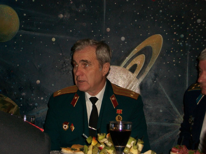 В Симферополе байкеры поздравили ветеранов с 23 февраля