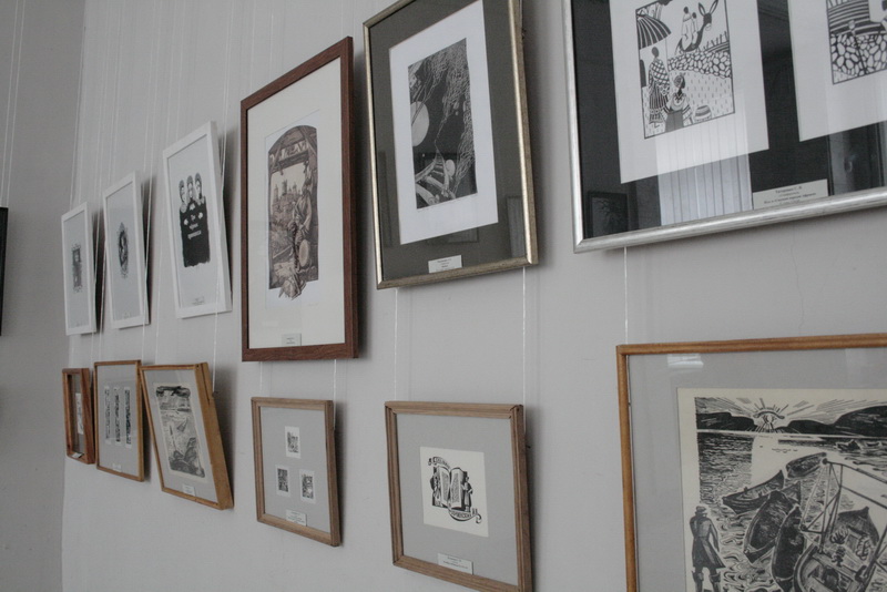 В Доме художника проходит выставка работ крымских иллюстраторов