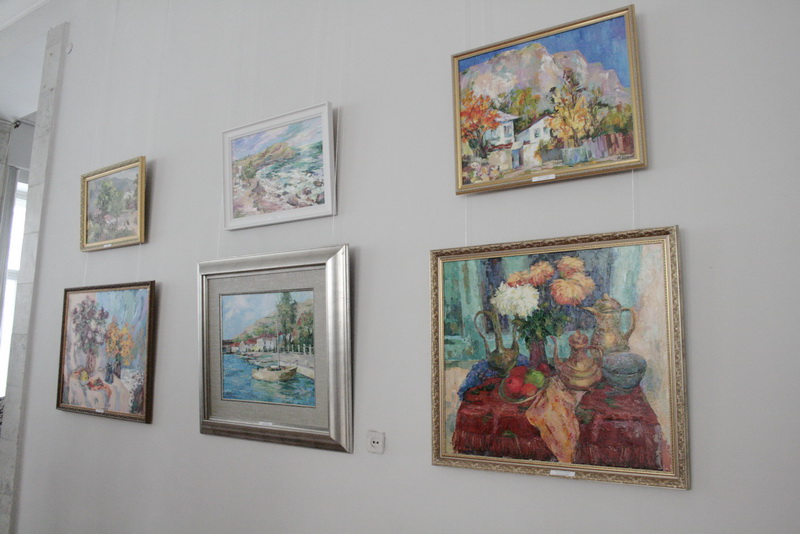 В Симферополе открылась выставка молодой крымской художницы