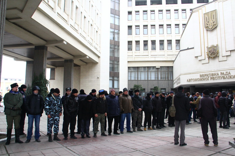 В Симферополе начался массовый митинг