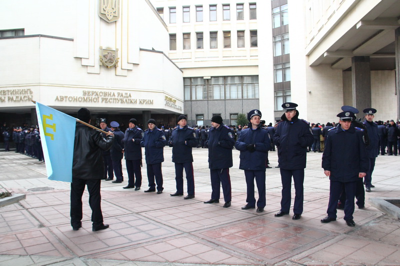 В Симферополе начался массовый митинг