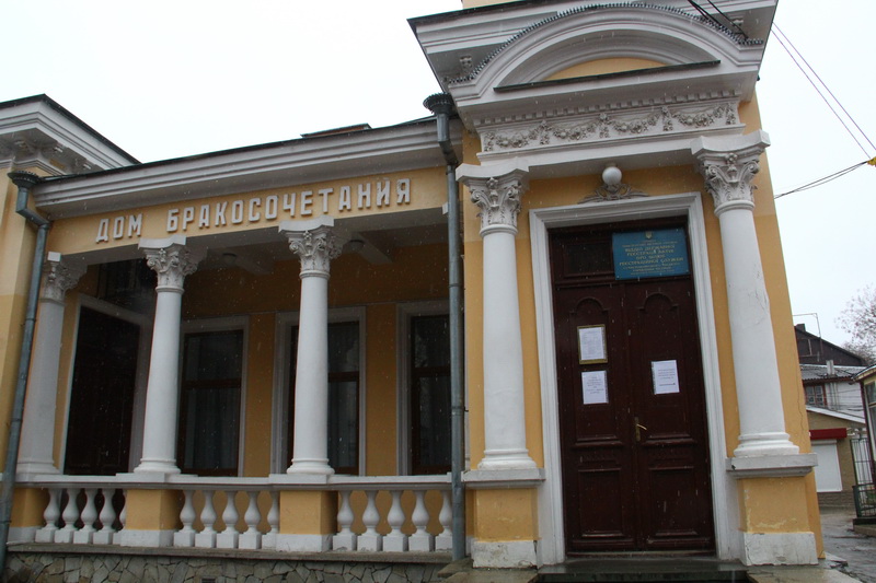 В центре Симферополя закрываются развлекательные заведения