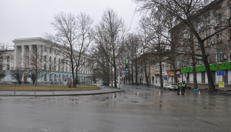 Центральные улицы Симферополя по-прежнему перекрыты