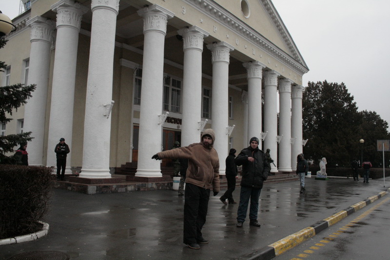 Военные обеспечивают безопасность в аэропорту Симферополя, – служба безопасности аэропорта