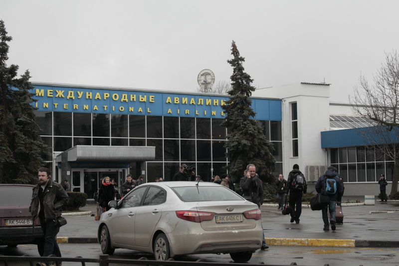 Военные обеспечивают безопасность в аэропорту Симферополя, – служба безопасности аэропорта