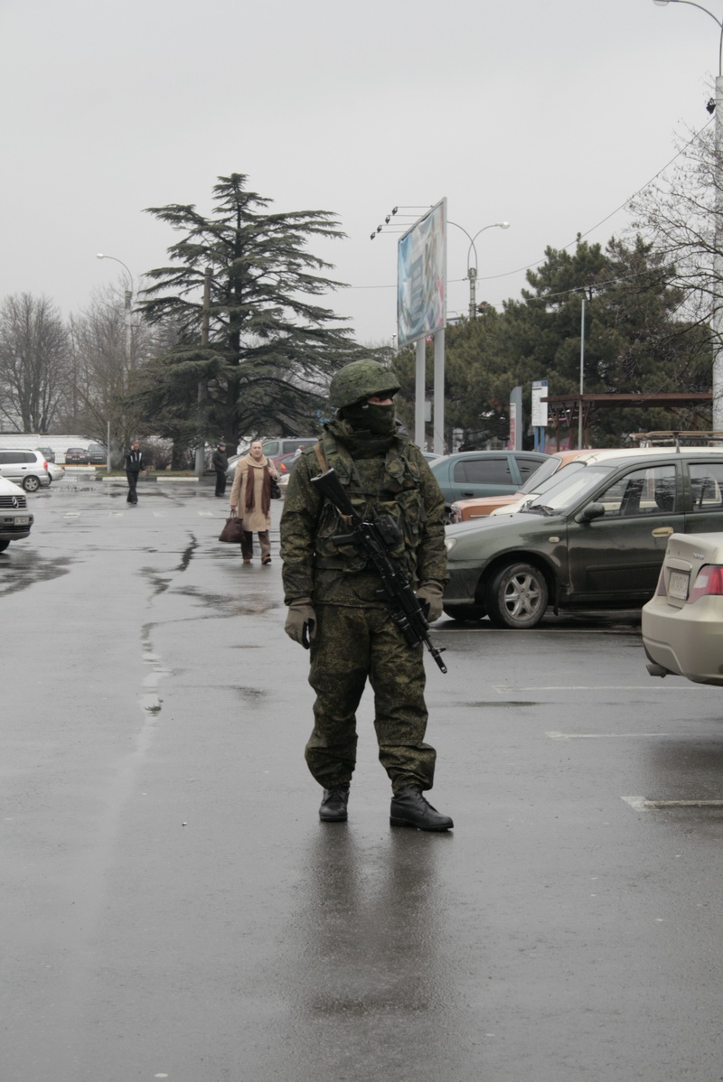Военные обеспечивают безопасность в аэропорту Симферополя, – служба безопасности аэропорта