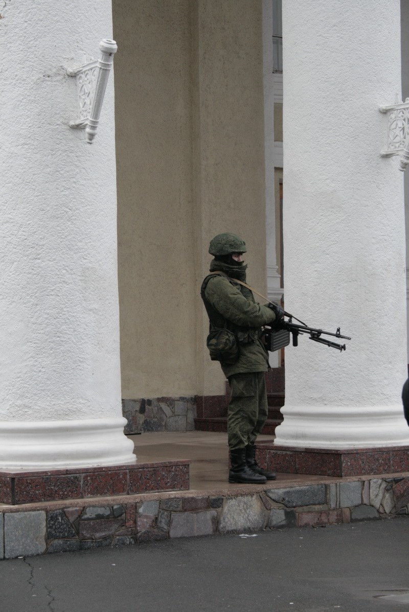 Военные обеспечивают безопасность в аэропорту Симферополя, – служба безопасности аэропорта
