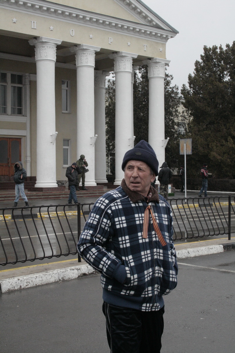 Военные обеспечивают безопасность в аэропорту Симферополя, – служба безопасности аэропорта