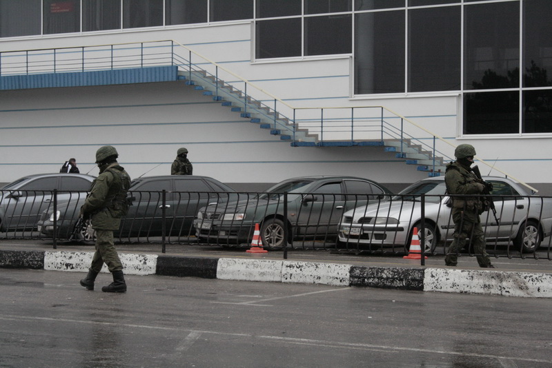 Военные обеспечивают безопасность в аэропорту Симферополя, – служба безопасности аэропорта