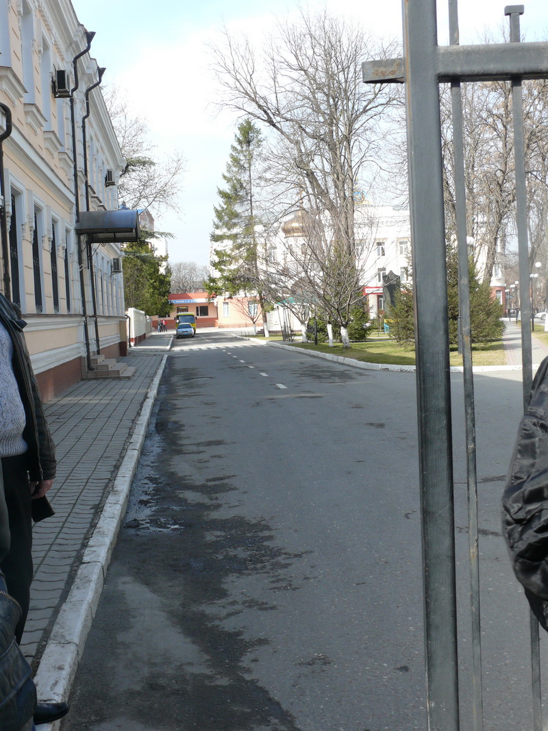 В Симферополе пикетируют главк МВД