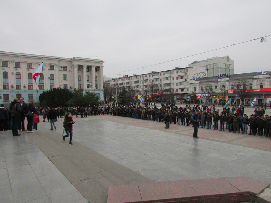 Симферополь взяли под охрану народные дружины