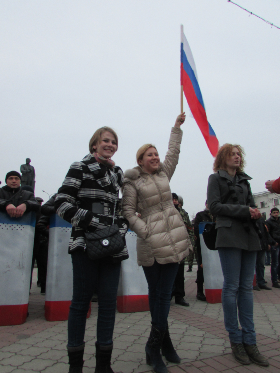 Симферополь взяли под охрану народные дружины