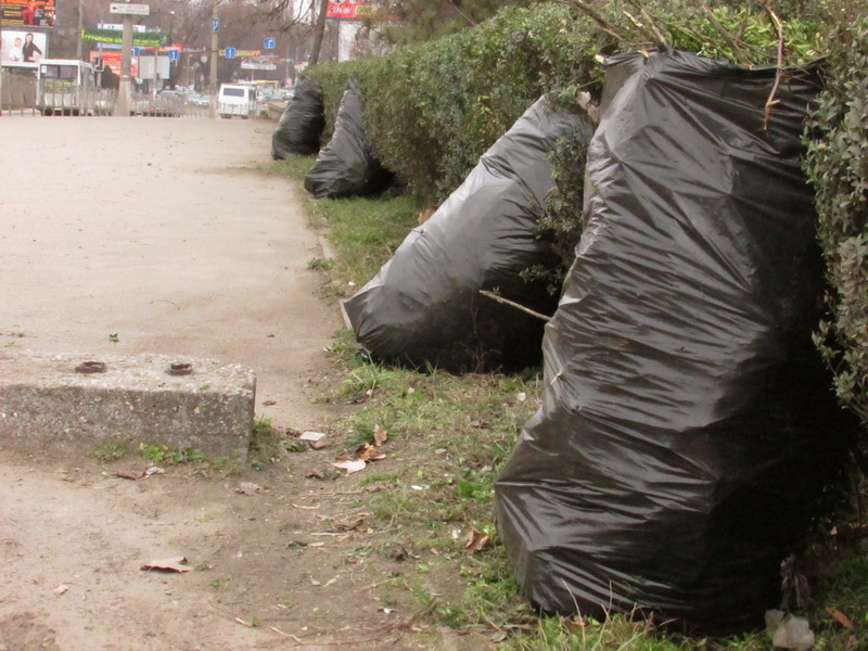 Реконструкция площади перед парком Шевченко в Симферополе подходит к концу