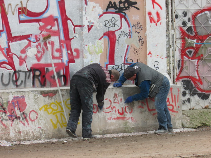 Реконструкция площади перед парком Шевченко в Симферополе подходит к концу