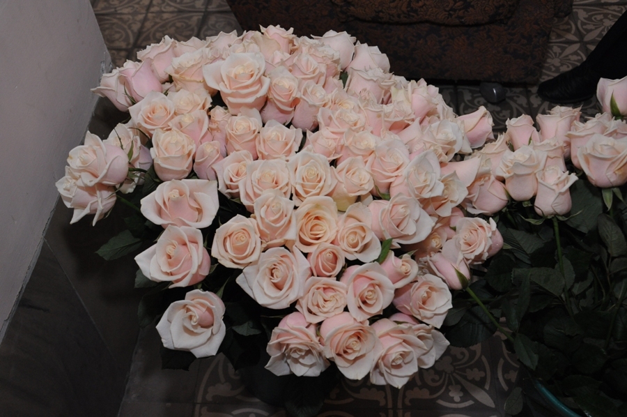 В Симферополе крымчанок поздравили с Международным женским днем