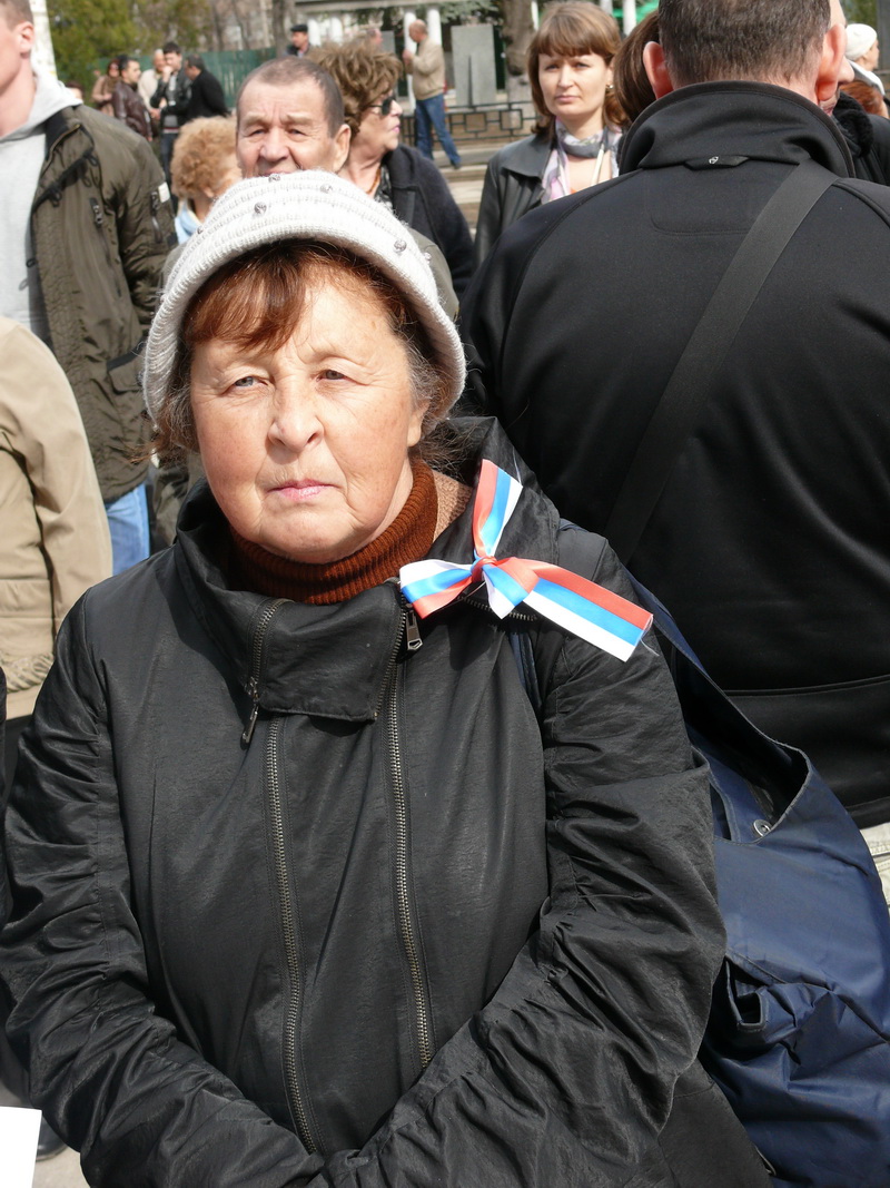 В Симферополе проходит митинг в поддержку референдума