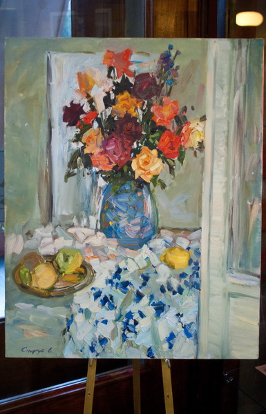 В Севастополе открылась выставка «Весна. Женщина. Цветы»