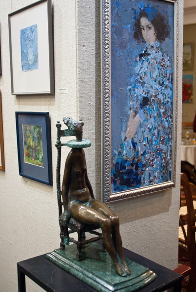 В Севастополе открылась выставка «Весна. Женщина. Цветы»