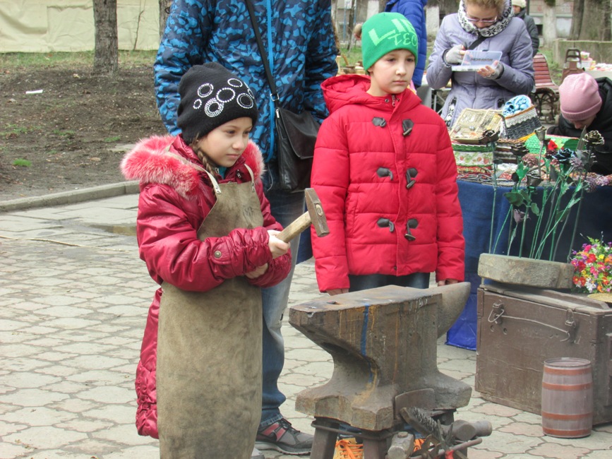 В Симферополе кузнецы провели фестиваль в честь 8 марта 