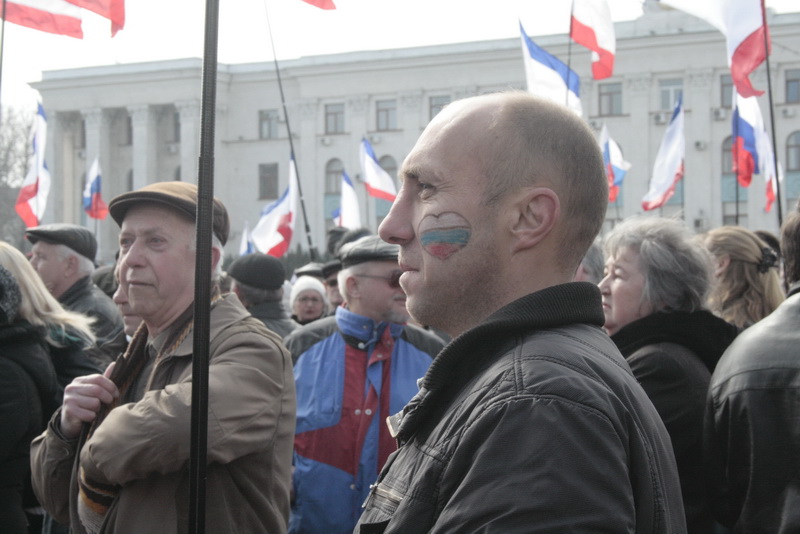 В Симферополе провели митинг в поддержку референдума и воссоединения с Россией
