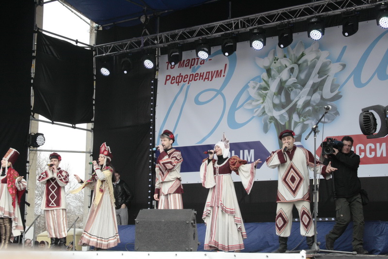 В Симферополе провели митинг в поддержку референдума и воссоединения с Россией