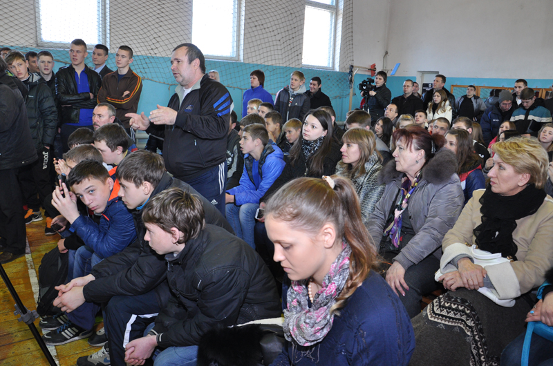 Российский боксер в Симферополе встретился с юными спортсменами