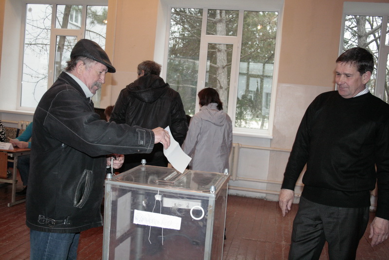 В Крыму открылись избирательные участки