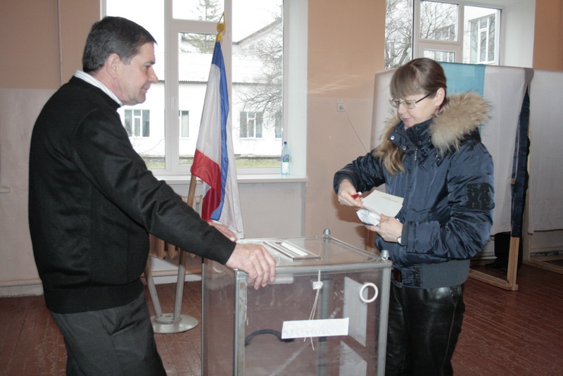 В Крыму открылись избирательные участки