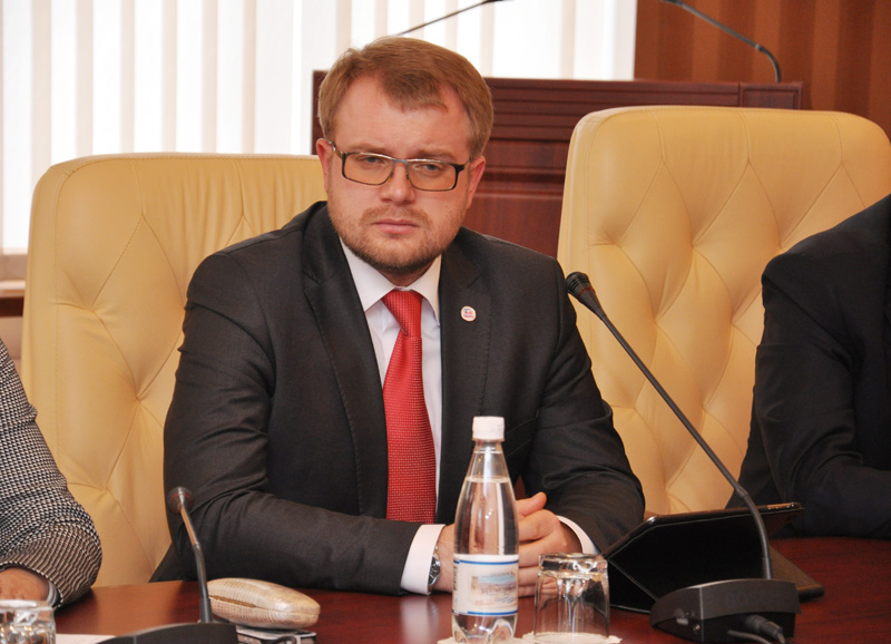 Россия обеспечит Крым бумагой и краской для печати газет