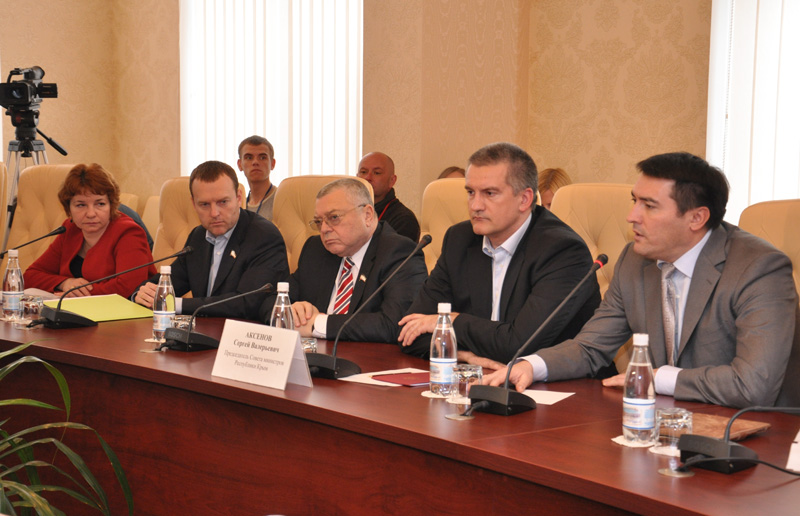 Россия обеспечит Крым бумагой и краской для печати газет