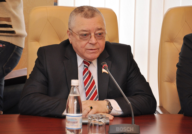 Россия обеспечит Крым бумагой и краской для печати газет