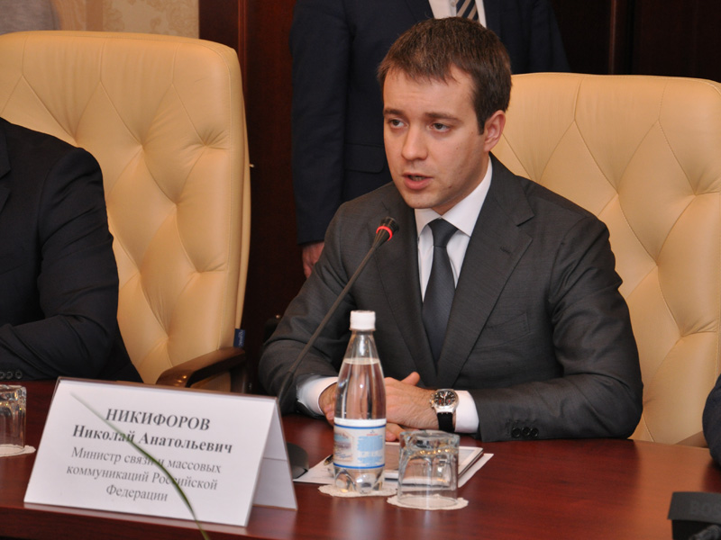 Россия обеспечит Крым бумагой и краской для печати газет