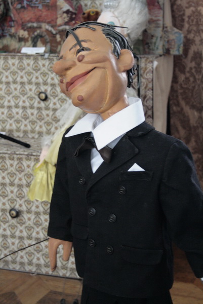 В Симферополе открылась выставка театральных кукол