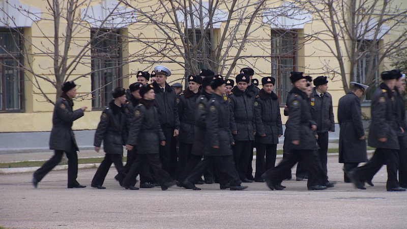 Над Нахимовским училищем в Севастополе подняли российский флаг
