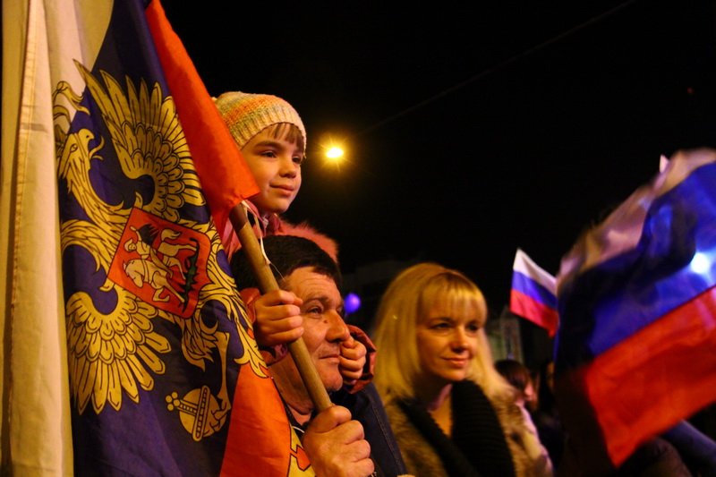 В Симферополе залпами салюта отметили присоединение Крыма к России