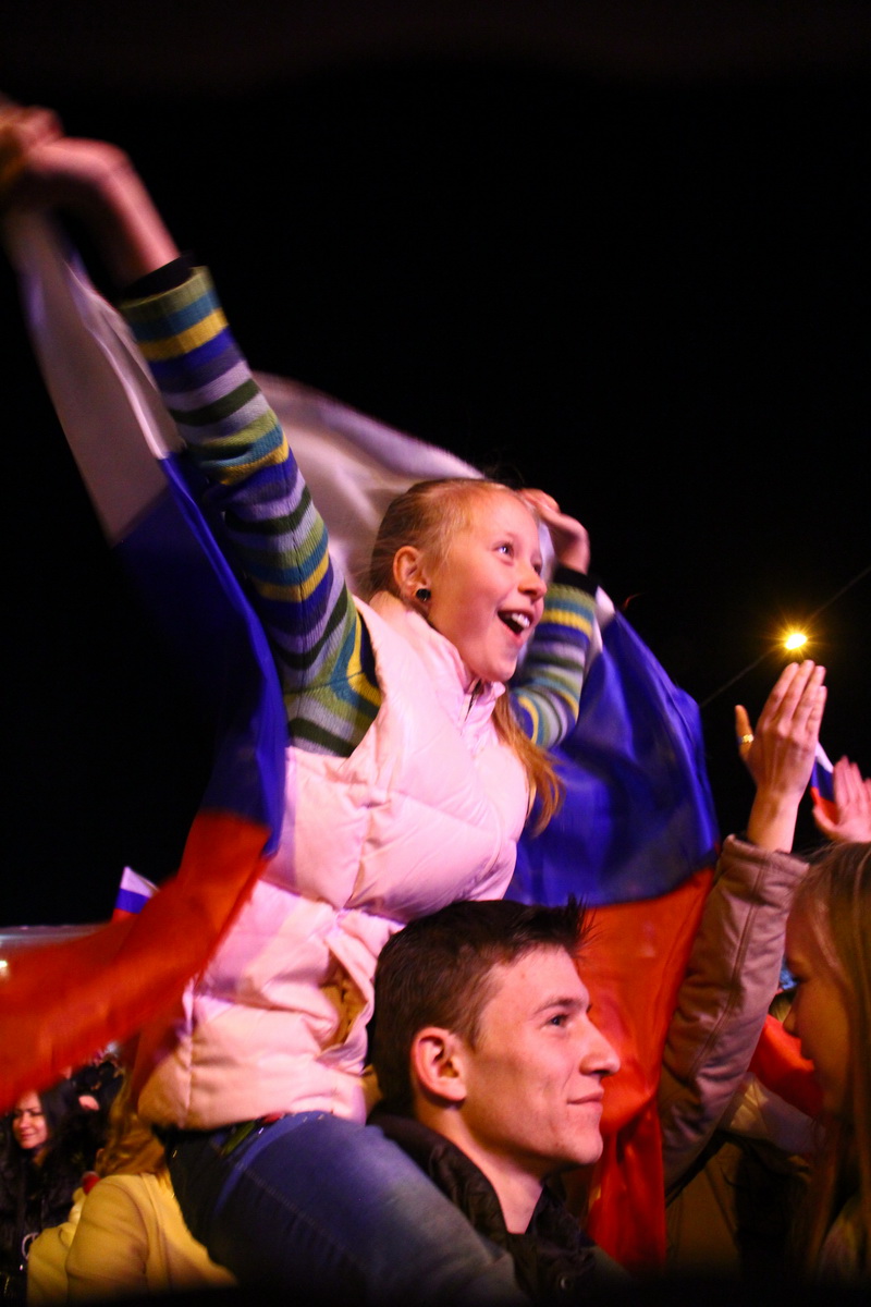 В Симферополе залпами салюта отметили присоединение Крыма к России