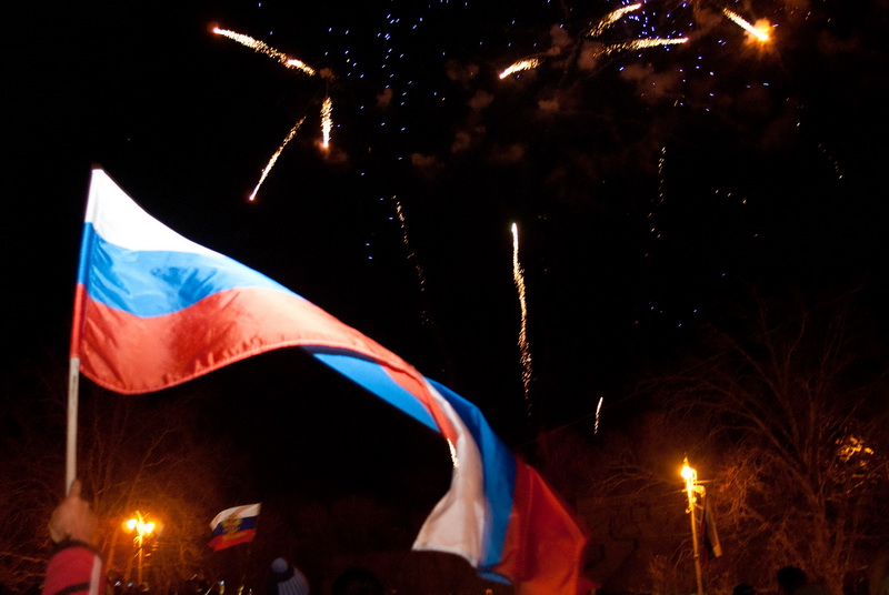 В Севастополе устроили салют и праздничный концерт